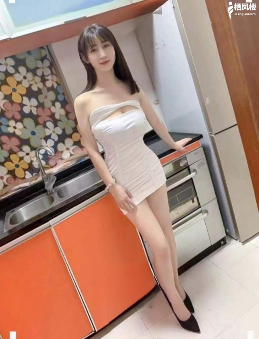 长腿丰满情趣御姐